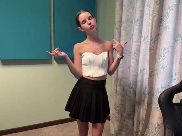 JuicyCutie live cam on BongaCams