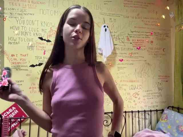 juicycutie's live room