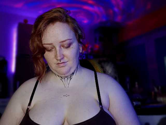 CURVYSAKURA