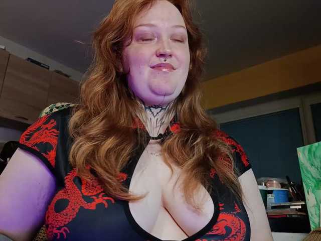 CURVYSAKURA, live now on BongaCams