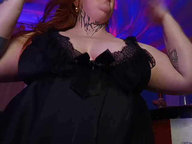 CURVYSAKURA live cam on BongaCams
