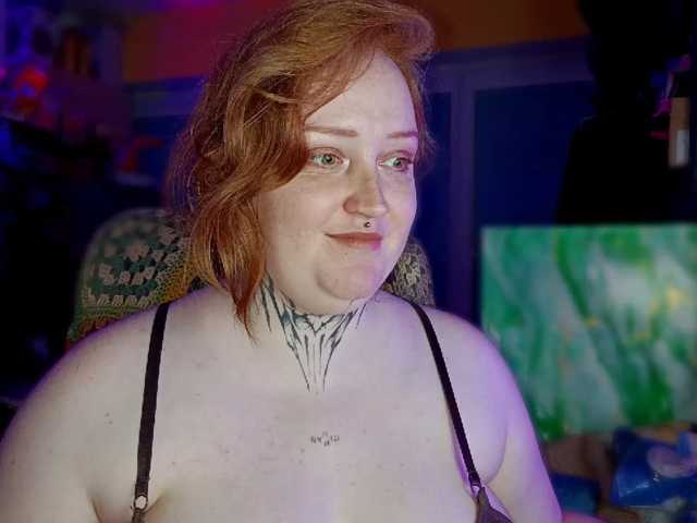 CURVYSAKURA live cam on BongaCams