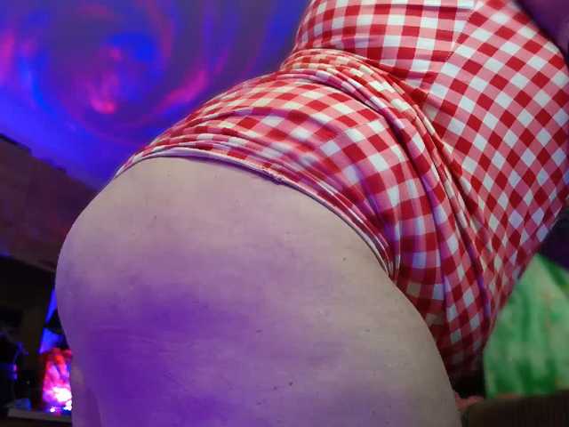 CURVYSAKURA live cam on BongaCams