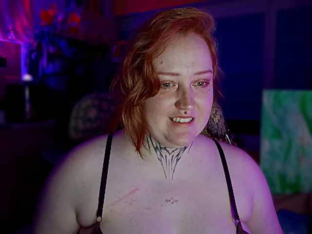 CURVYSAKURA live cam on BongaCams