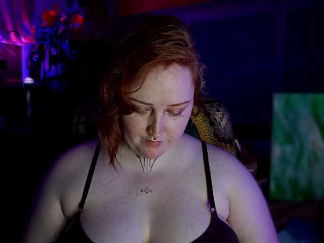 CURVYSAKURA live cam on BongaCams