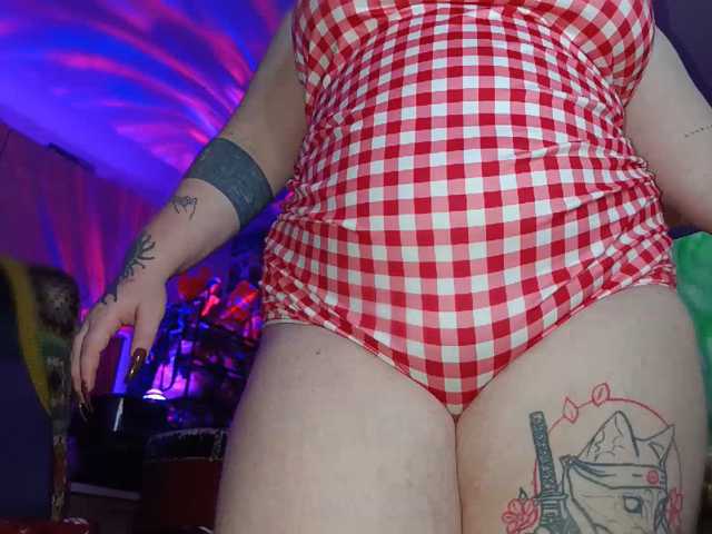 CURVYSAKURA live cam on BongaCams