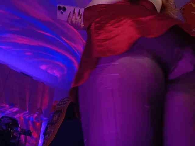 CURVYSAKURA