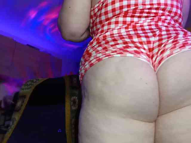 curvysakura's live room