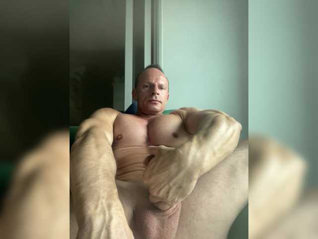 Monstermusclecock