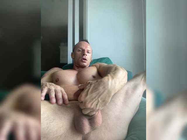 Monstermusclecock