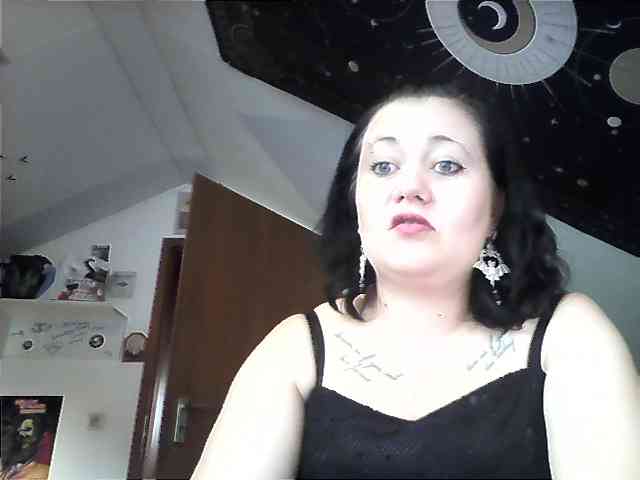 Model: WitchBitch