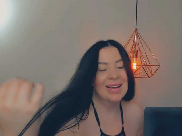 BrilliantGirl live cam preview