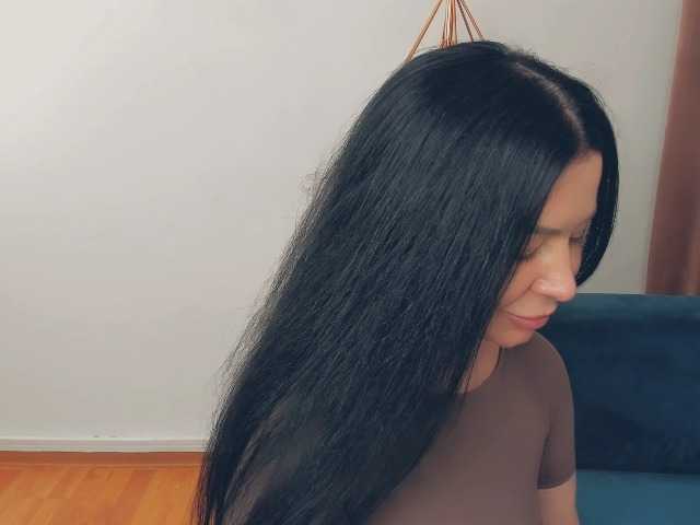 Sex chat gratuit in direct cu BrilliantGirll pe BongaCams
