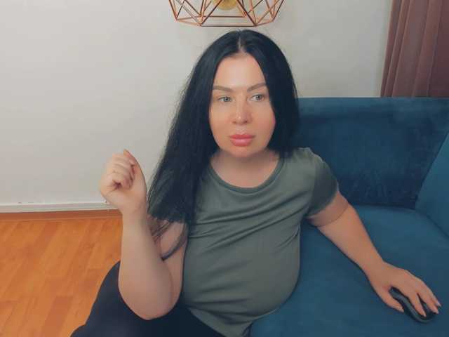 BrilliantGirll, en vivo ahora en BongaCams