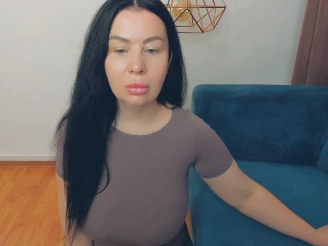 BrilliantGirl live cam preview