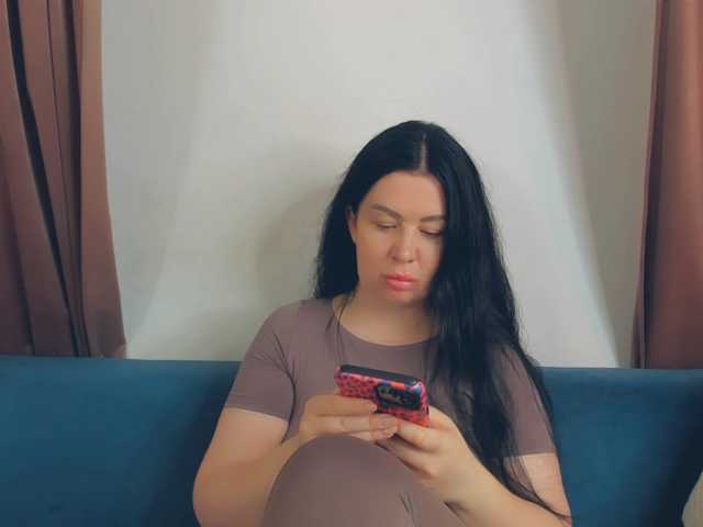 BrilliantGirl live cam preview