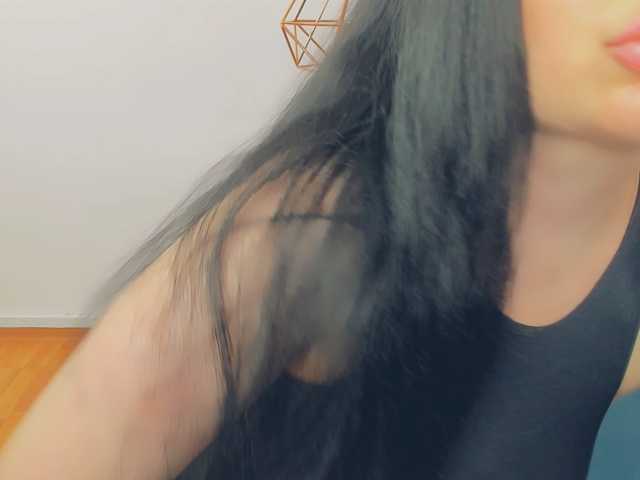 BrilliantGirl live cam preview