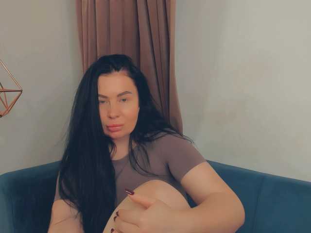 BrilliantGirl live cam preview