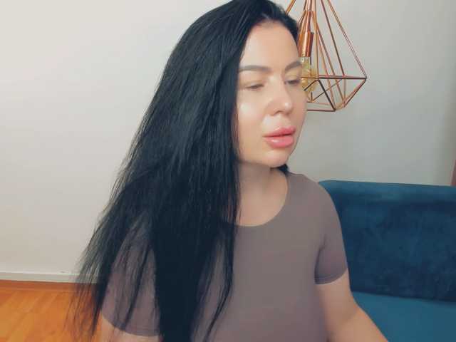 BrilliantGirl live cam preview