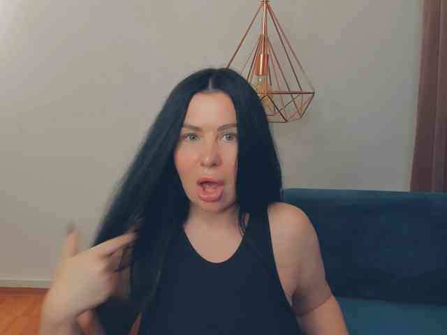 BrilliantGirl webcam