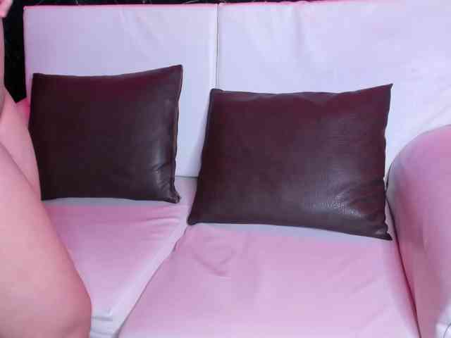 kittyhot19's webcam live show
