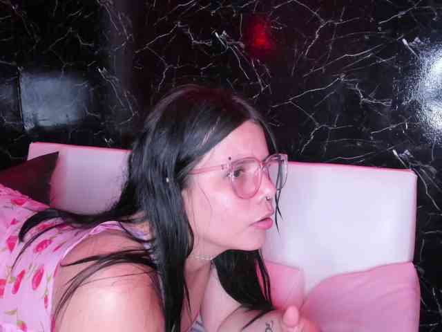kittyhot19 webcam