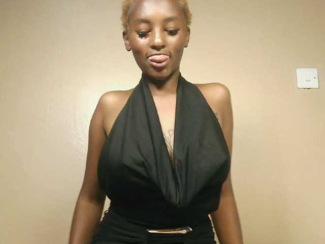 Hot-sexxy-gurl live cam on BongaCams