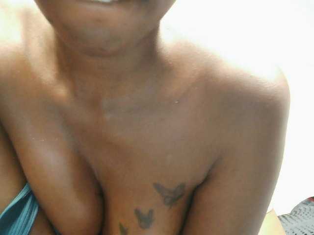 Hot-sexxy-gurl live cam on BongaCams