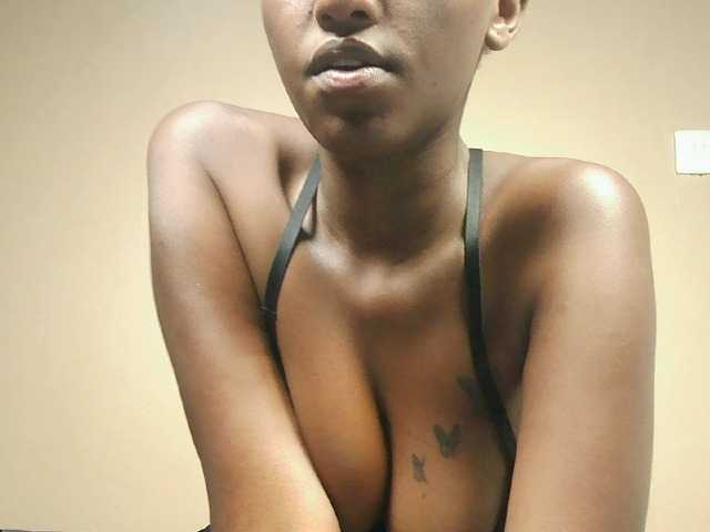 Hot-sexxy-gurl live cam on BongaCams