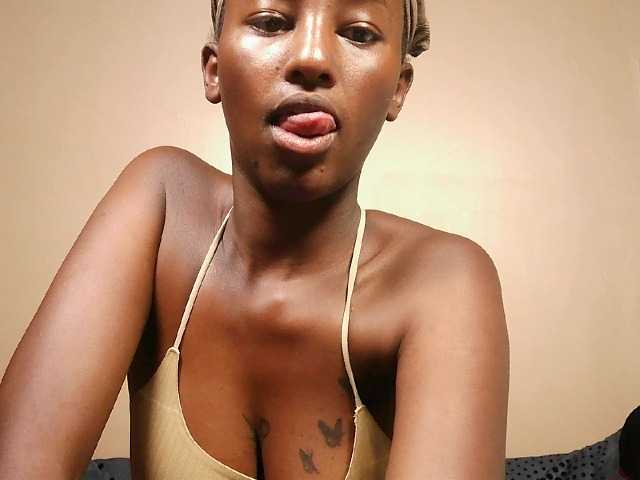 Hot-sexxy-gurl live cam on BongaCams