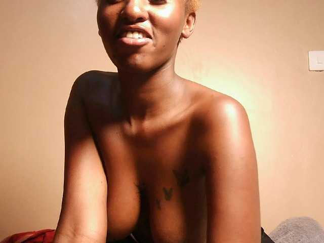 Hot-sexxy-gurl live cam on BongaCams