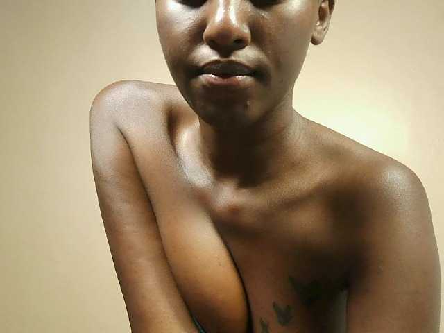 Hot-sexxy-gurl live cam on BongaCams
