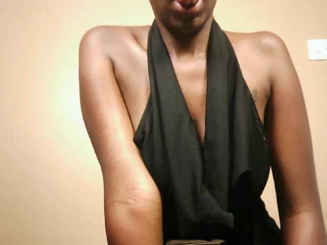 Hot-sexxy-gurl live cam on BongaCams