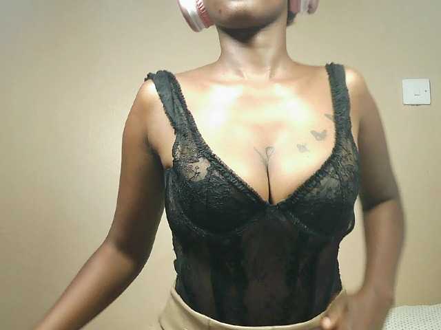 Hot-sexxy-gurl live cam on BongaCams