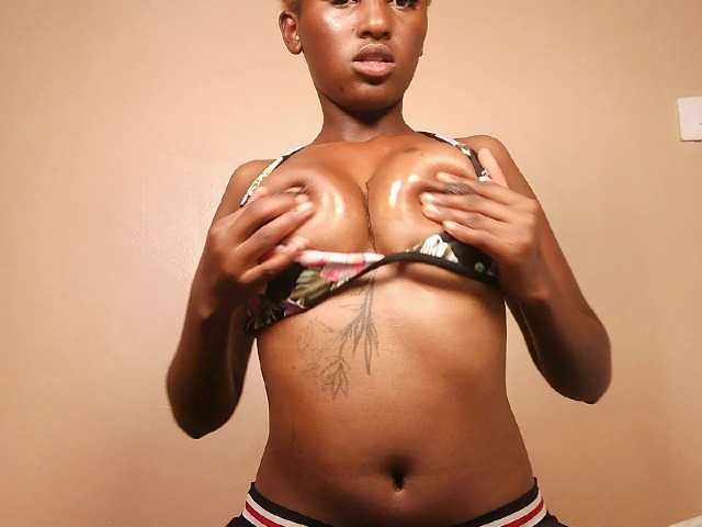 Hot-sexxy-gurl live cam on BongaCams