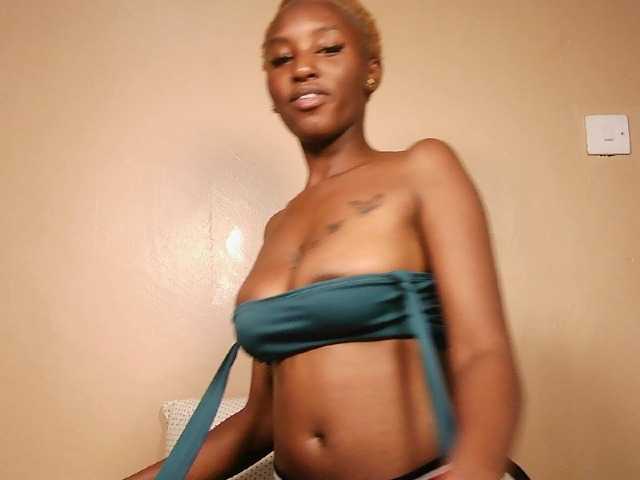 Hot-sexxy-gurl live cam on BongaCams