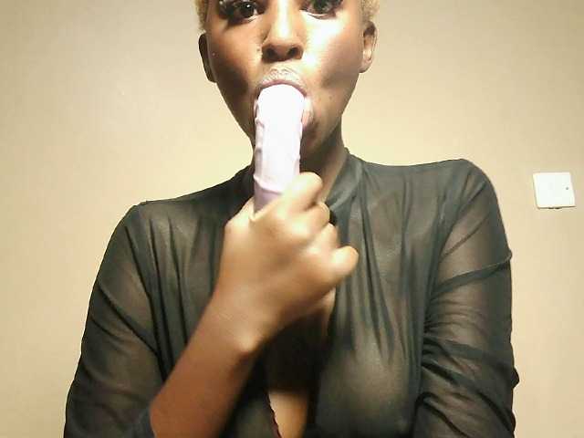 Hot-sexxy-gurl live cam on BongaCams