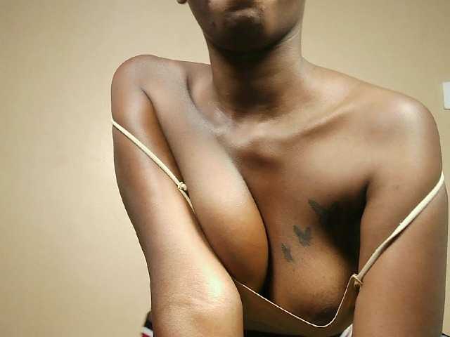 Hot-sexxy-gurl live cam on BongaCams