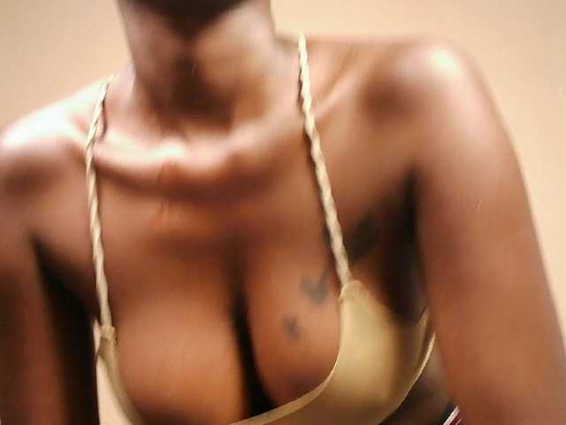 Hot-sexxy-gurl live cam on BongaCams