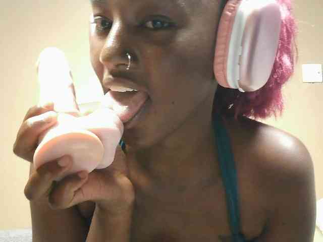 Hot-sexxy-gurl webcam