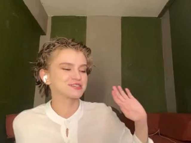 RhiannonPlane live cam on BongaCams