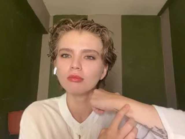 RhiannonPlane live cam on BongaCams