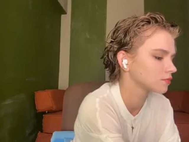 RhiannonPlane live cam on BongaCams