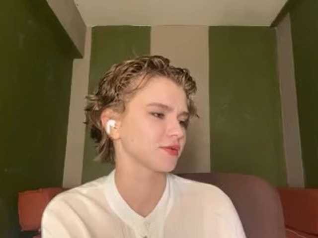 RhiannonPlane live cam on BongaCams