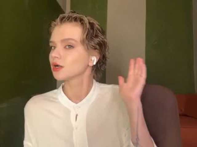 RhiannonPlane live cam on BongaCams