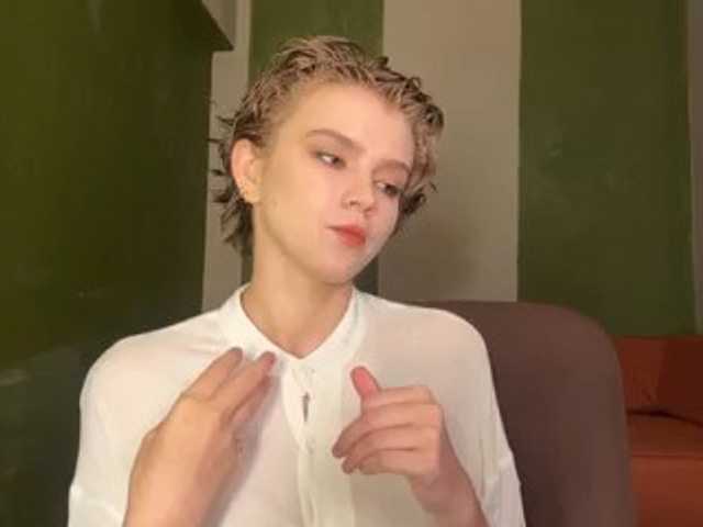 RhiannonPlane live cam on BongaCams