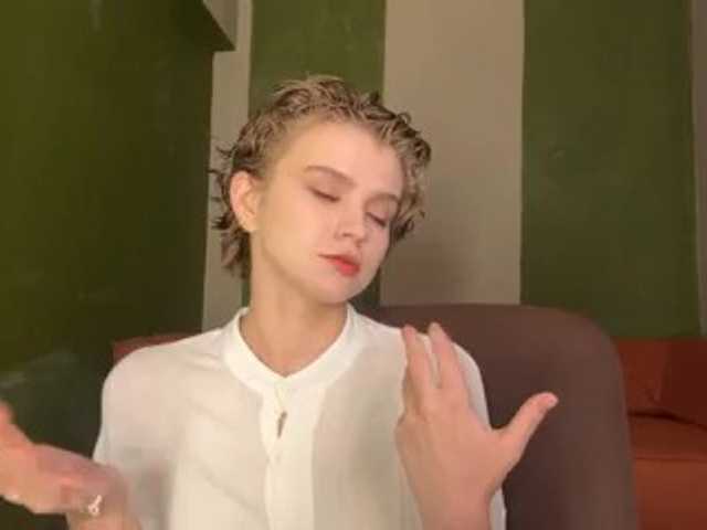 RhiannonPlane live cam on BongaCams