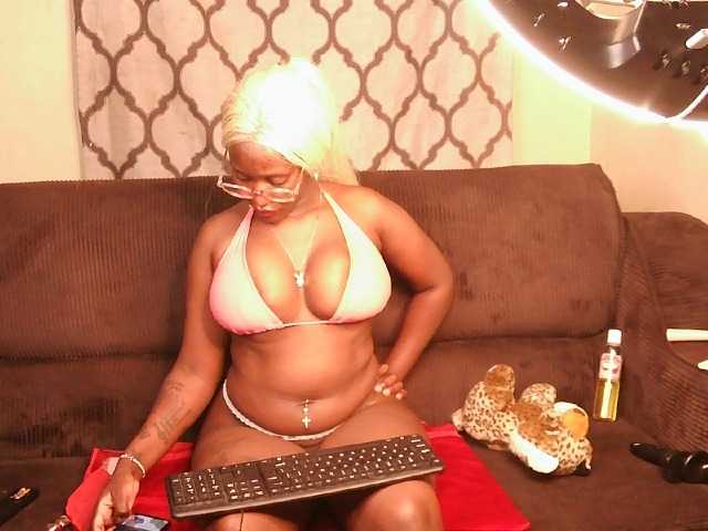 CutiePumpkin-1 live cam preview
