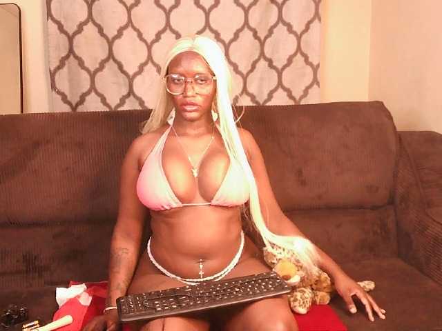 CutiePumpkin-1 live cam preview