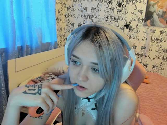 Ariaarina live cam